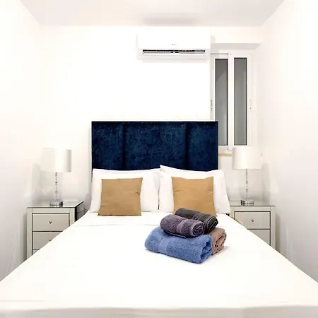 Bnbnova - Seafront 2br 2ba With Terrace *